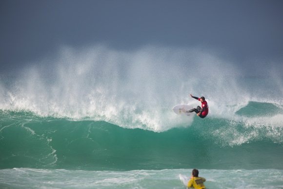 Maz taking the high line during his opening heat