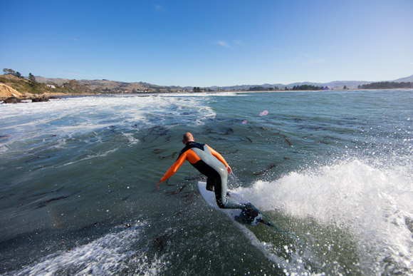 ChÃ© Bliss picking a line through the kelp