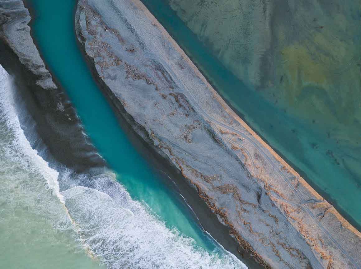 Rivermouth hues