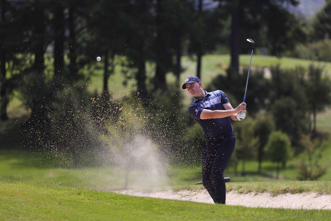 Aussie Jasper Stubbs in the sandpit on his way to a win
