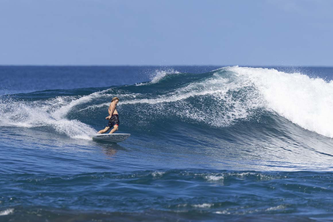 Keo casually carving around the Ments